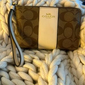 Coach Wristlet Wallet Corner Zip in Signature Canvas
